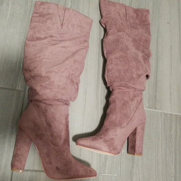 *7.5 LEFT!* Suede Knee High Boots ☆HOST PICK!☆ - Picture 4 of 6